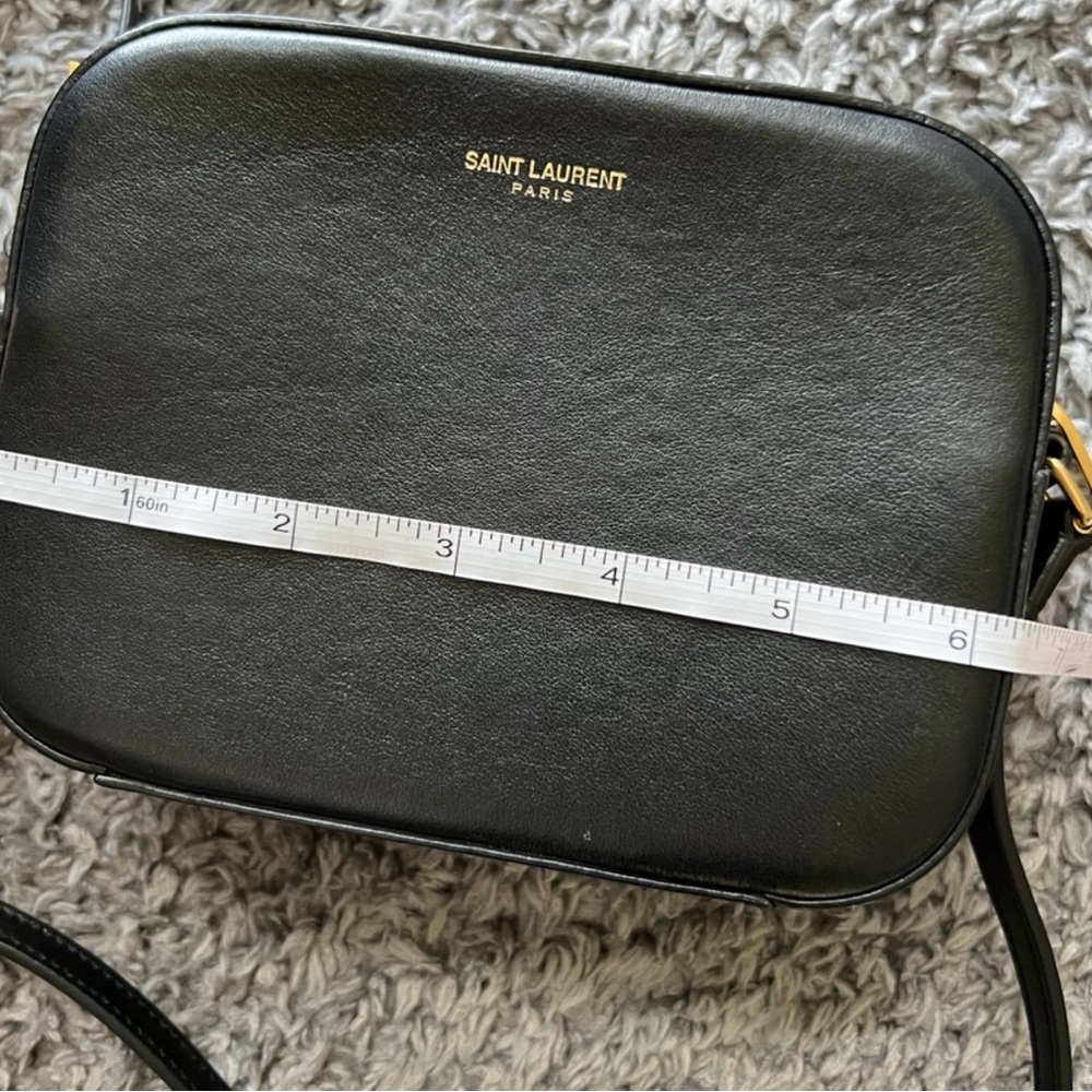 Saint Laurent Elegant Black Crossbody Bag - Picture 9 of 9